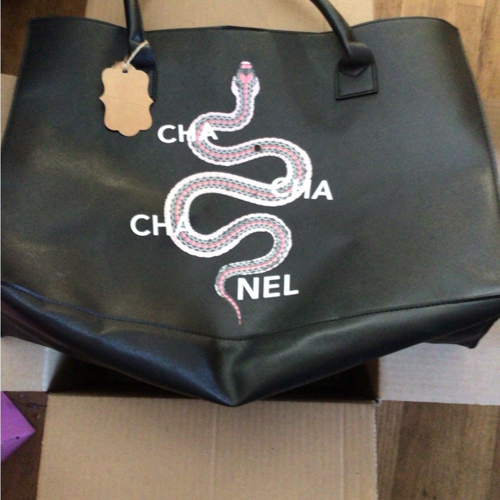 Chic Black Tote Bag with Snake Design